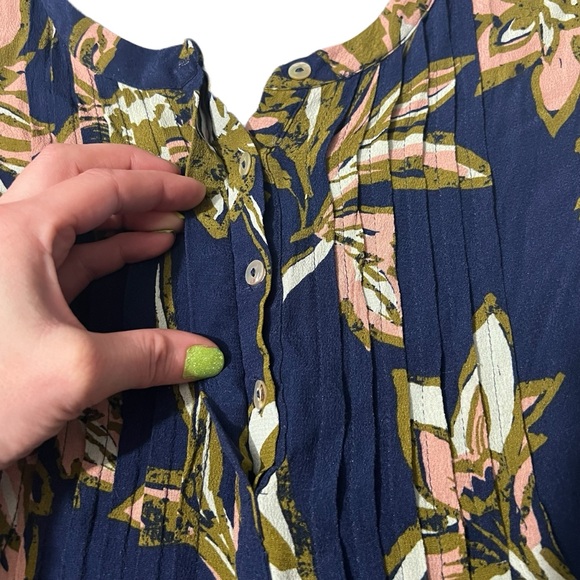 Daniel Rainn - Womens Floral Print Top Sz. SM [rayon] - Picture 3 of 8